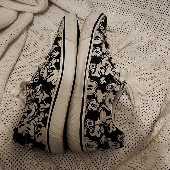 Disney Mickey Mouse Sneakers 7 - Picture 5 of 10